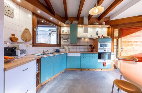 Aigueblanche Ski Chalet | Chalet 'Pierre Et Bois' with Mountain View, Private Terrace and Wi-Fi