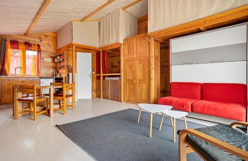 Bouhet Apartment | Chalet Studio Athome