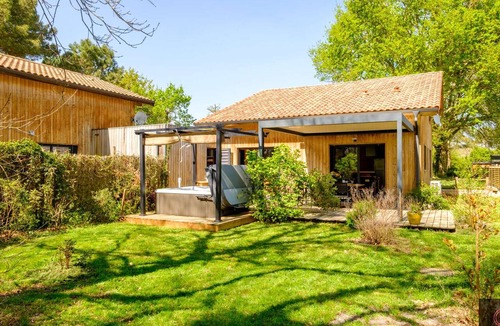 Gastes Ski Chalet | Chalet with jacuzzi and pétanque - 6 guests