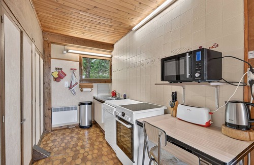 Seyne Ski Chalet | Chalet with Mountain Views, Private Garden and Balcony