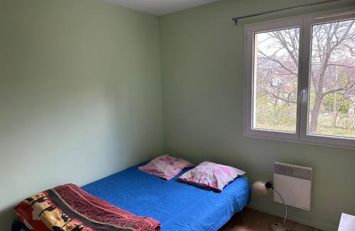 Montjoux House | Chambre à louer dans villa ou Location maison entière
