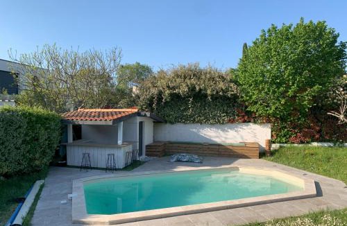 Blanquefort House | Chambre - belle maison piscine