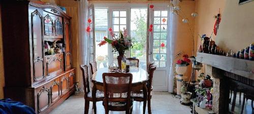 Saint-Brieuc House | Chambre dans maison individuelle avec rez-de-chaussée partagé - cuisine, salle, salon et salle de bains