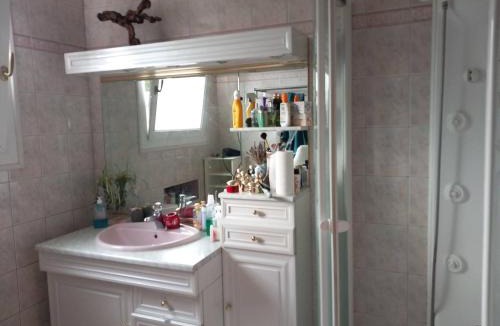Saint-Brieuc House | Chambre dans maison individuelle avec rez-de-chaussée partagé - cuisine, salle, salon et salle de bains