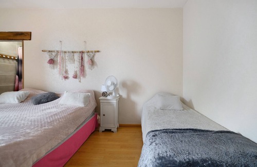 Monclar-de-Quercy Bed & Breakfast | Chambre Rose for 5 Guests