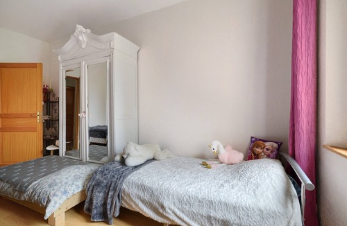 Monclar-de-Quercy Bed & Breakfast | Chambre Rose for 5 Guests
