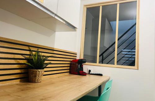 Lambezellec House | Chambre salle d'eau privée