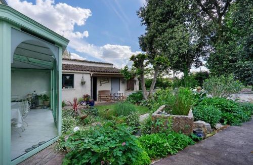 Pont l'Abbe d'Arnoult Bed & Breakfast | Chambres Escale Pontilabienne