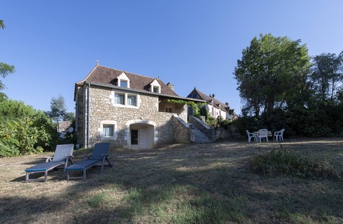 Les Arques House | Character house in the countryside.