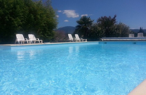 Crestet Apartment | Characterful apartment on Mont Ventoux with pool and tennis
