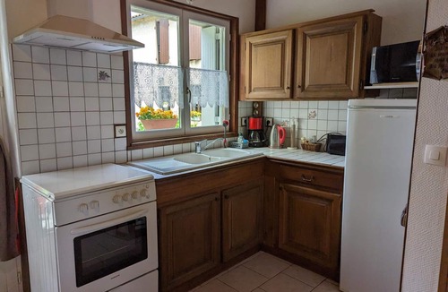 Saint-Sulpice-de-Cognac Cottage | Charente House with Fireplace, Garden, Pets Allowed