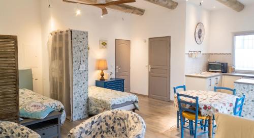 Cabrieres-d'Avignon Apartment | Charmant studio avec piscine partagée à Cabrières-d'Avignon