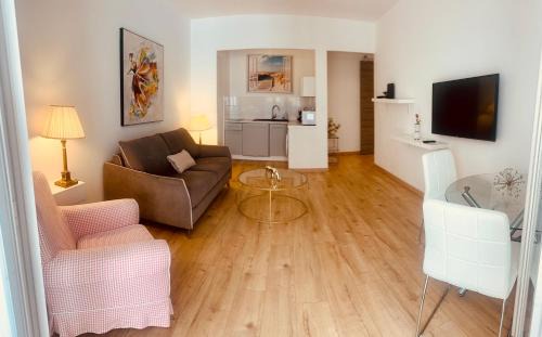 Riou - Petit Juas - Av de Grasse Apartment | Charmant Studio climatisé centre Cannes