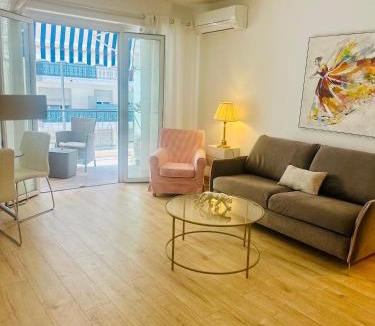 Riou - Petit Juas - Av de Grasse Apartment | Charmant Studio climatisé centre Cannes