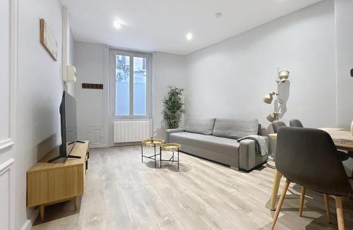 Oullins Apartment | Charmant T2 Oullins centre avec terrasse