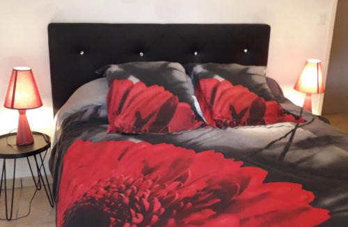 Bourbon-l'Archambault House | Charmante fermette avec jardin, animaux acceptés - FR-1-489-87