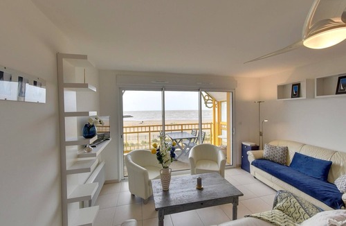 Port District Apartment | Charming 2-bedroom with parking and balcony 900m from center - Châtelaillon-Plage