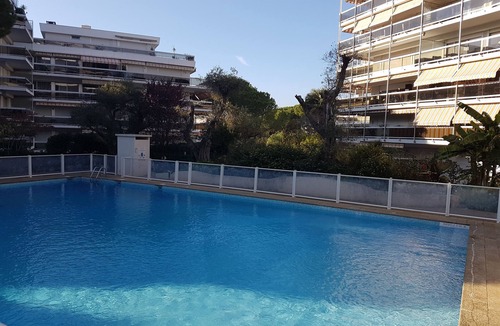 Antibes Apartment | Charming 2 rooms, terrace, with possible garage, swimming pool