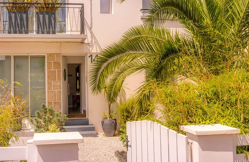Larmor-Plage Apartment | Charming 2BR Garden Apartment 300m from Beach and Shops - Larmor-Plage