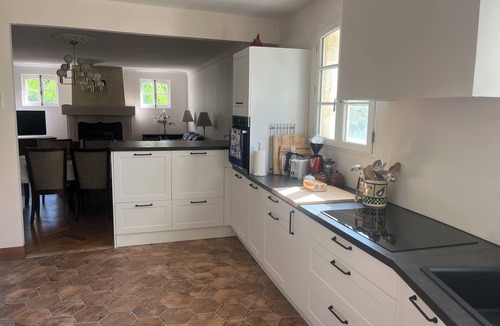 Condom House | Charming 3-bedroom building with AC in lovely Condom