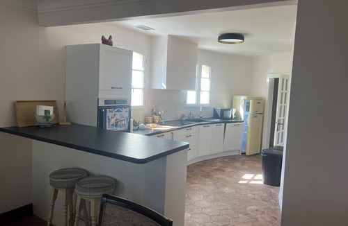 Condom House | Charming 3-bedroom building with AC in lovely Condom