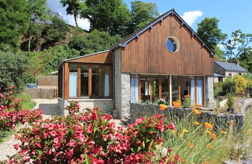 Lehon House | Charming 3★ Riverside Gîte in Léhon, Dinan | Pet-Friendly & Family-Friendly