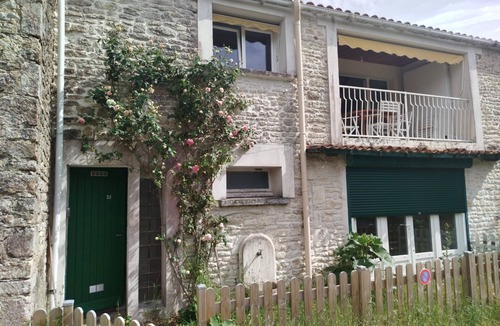 Le Chateau-d'Oleron Apartment | Charming apartment in a 17th century farmhouse, sleeps 4