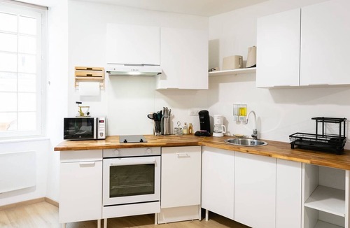 Martel Apartment | Charming apartment, 4 people, medieval village Martel, Pets allowed, Free WiFi