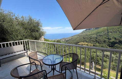 Brando Apartment | Charming apartment in the hills above Erbalunga