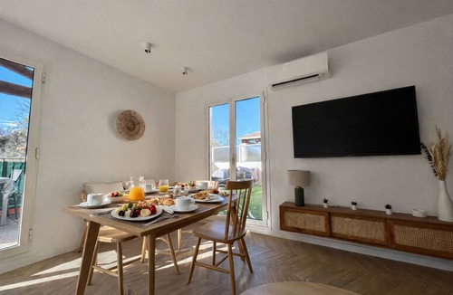 Valbonne Apartment | Charming apartment with terrace, village on foot