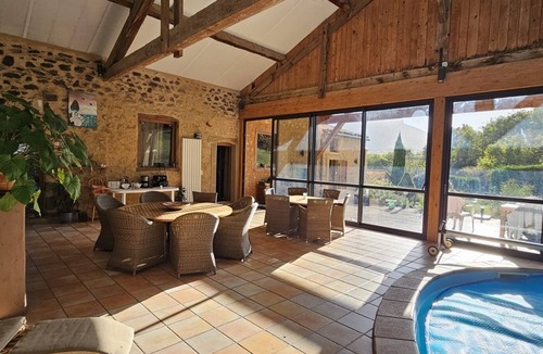 Bugarach House | Charming Chateau 7-bedroom- 16 people- with Heated indoor pool & SPA