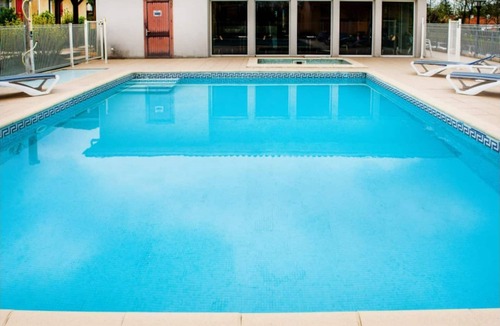 Cazaubon Apartment | Charming, comfortable cottage in Barbotan