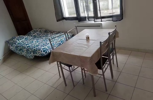 Saintes Apartment | Charming cottage in the heart of Saintes
