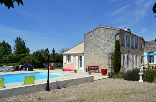 Ardillieres Cottage | Charming cottage near LA ROCHELLE salt pool, 6000m2