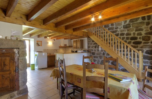 Burdignes Cottage | Charming cottage with fireplace, wifi included