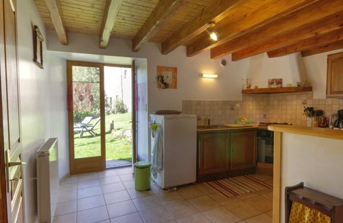 Burdignes Cottage | Charming cottage with fireplace, wifi included