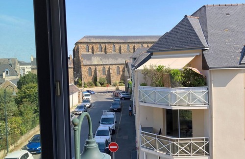 Pleurtuit House | Charming Duplex for Rent in City Center, 5 km from the Coast