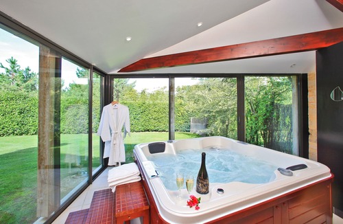 Marcillac-Saint-Quentin House | Charming house in Perigord Noir with pool, Spa (Jacuzzi, massage room)