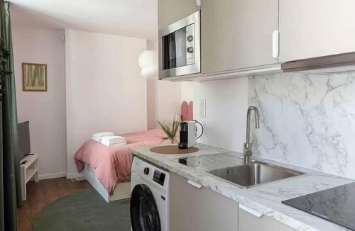 Saint-Aubin-du-Cormier Apartment | Charming studio - Quiet & Bright - Downtown