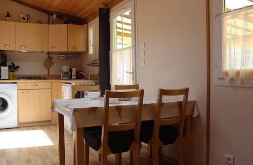 Saint-Pierre-d'Oleron Ski Chalet | Charming Cottage in Saint-Pierre-d'Oléron