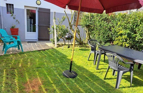 Saint-Lyphard Cottage | "Charming Gîte in Brière Park, 15km from La Baule Beach"