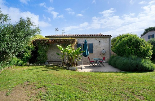 Sainte Gemme House | Charming Gîte in Charente-Maritime, Near Beaches and Historic Sites
