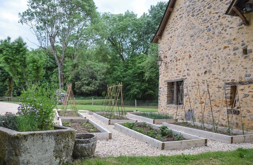 Preaux House | Charming gite, riverside (secure), (large) children's pool, quiet location