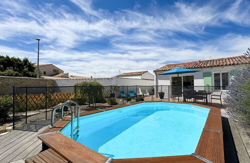 Rivedoux-Plage House | Charming house with enclosed garden and pool