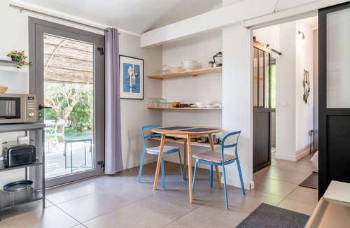 Entrechaux House | Charming House with Mont Ventoux View