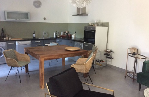 Graveson House | Charming house with garden. Pool. 8 min Saint Rémy