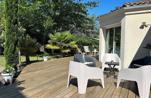 Eysines House | Charming light-filled house on the vineyard, beach and gastronomy route