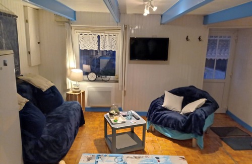 Ushant House | Charming little Ouessantine house 400 m from the beach, classified 2 *.