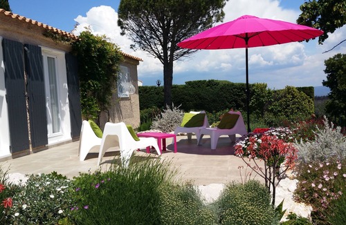 Carnoux-en-Provence Villa | Charming modern air-conditioned villa for 6 people.