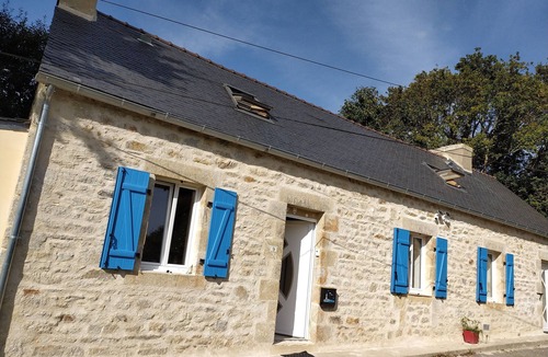 Saint-Evarzec House | Charming renovated farmhouse between land and sea